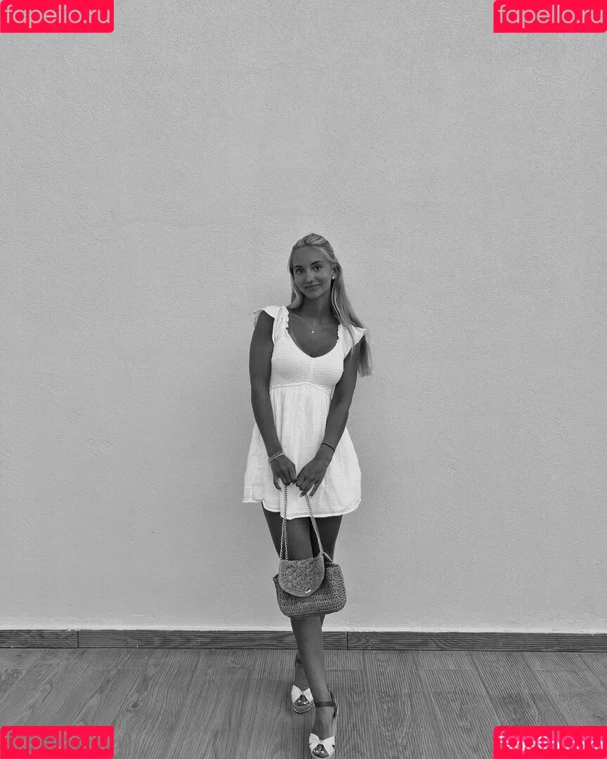 Zarah Ellen Onlyfans Photo Gallery 