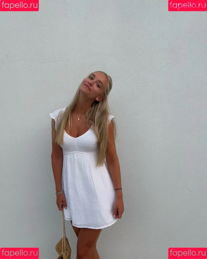 Zarah Ellen Onlyfans Photo Gallery 
