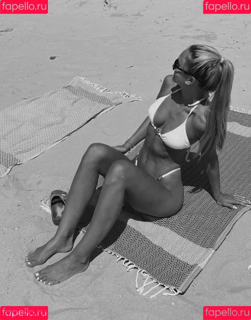 Zarah Ellen Onlyfans Photo Gallery 