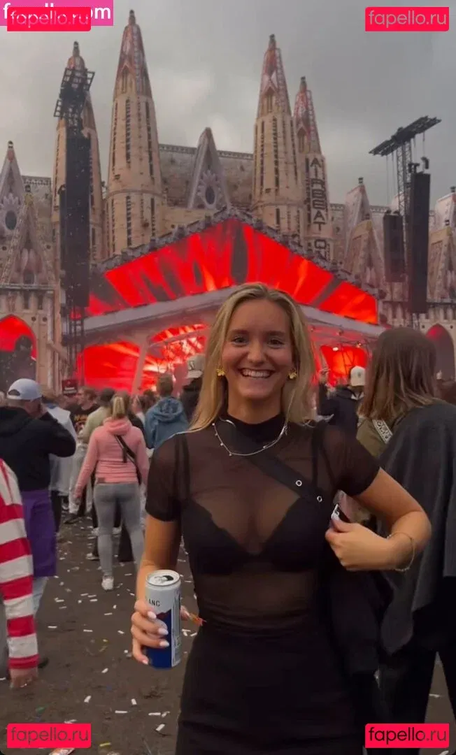 Zarah Ellen Onlyfans Photo Gallery 