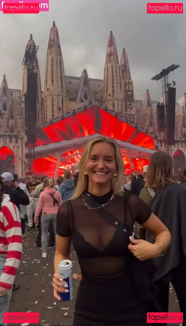 Zarah Ellen Onlyfans Photo Gallery 