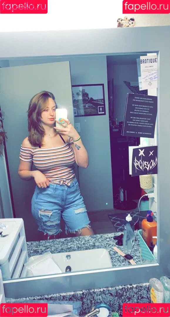 acidchelle.0 Onlyfans Photo Gallery 