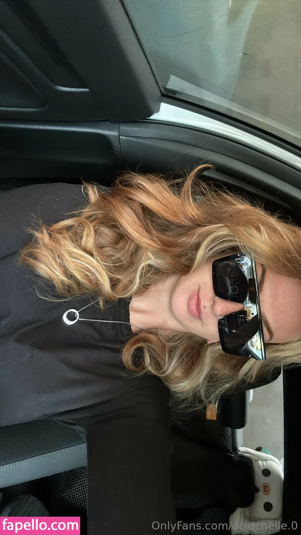 acidchelle.0 Onlyfans Photo Gallery 