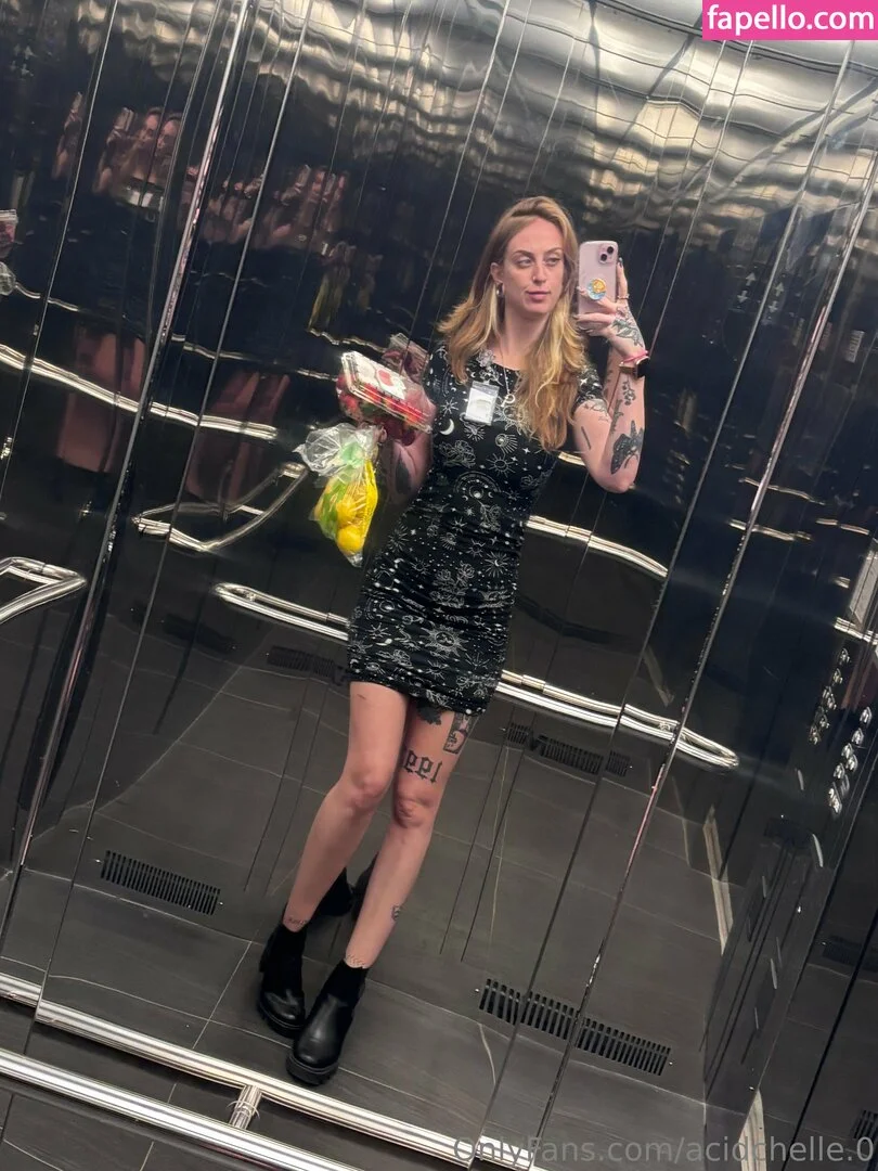 acidchelle.0 Onlyfans Photo Gallery 