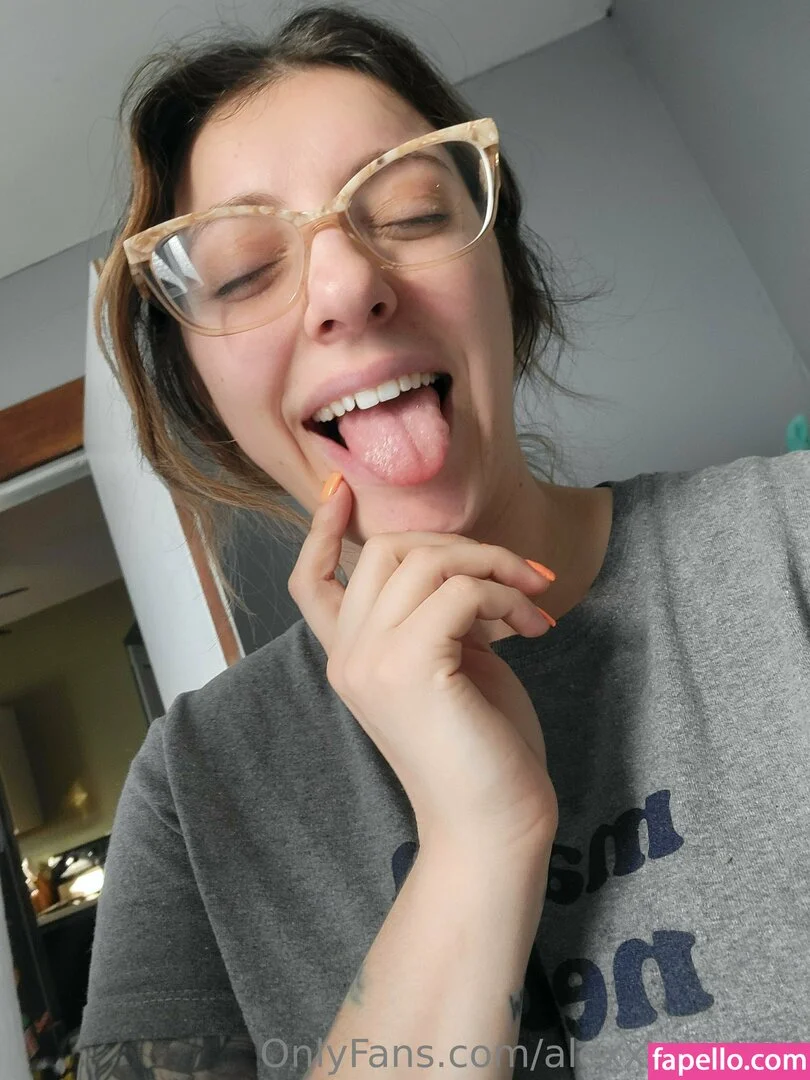 alexxrenee24 Onlyfans Photo Gallery 