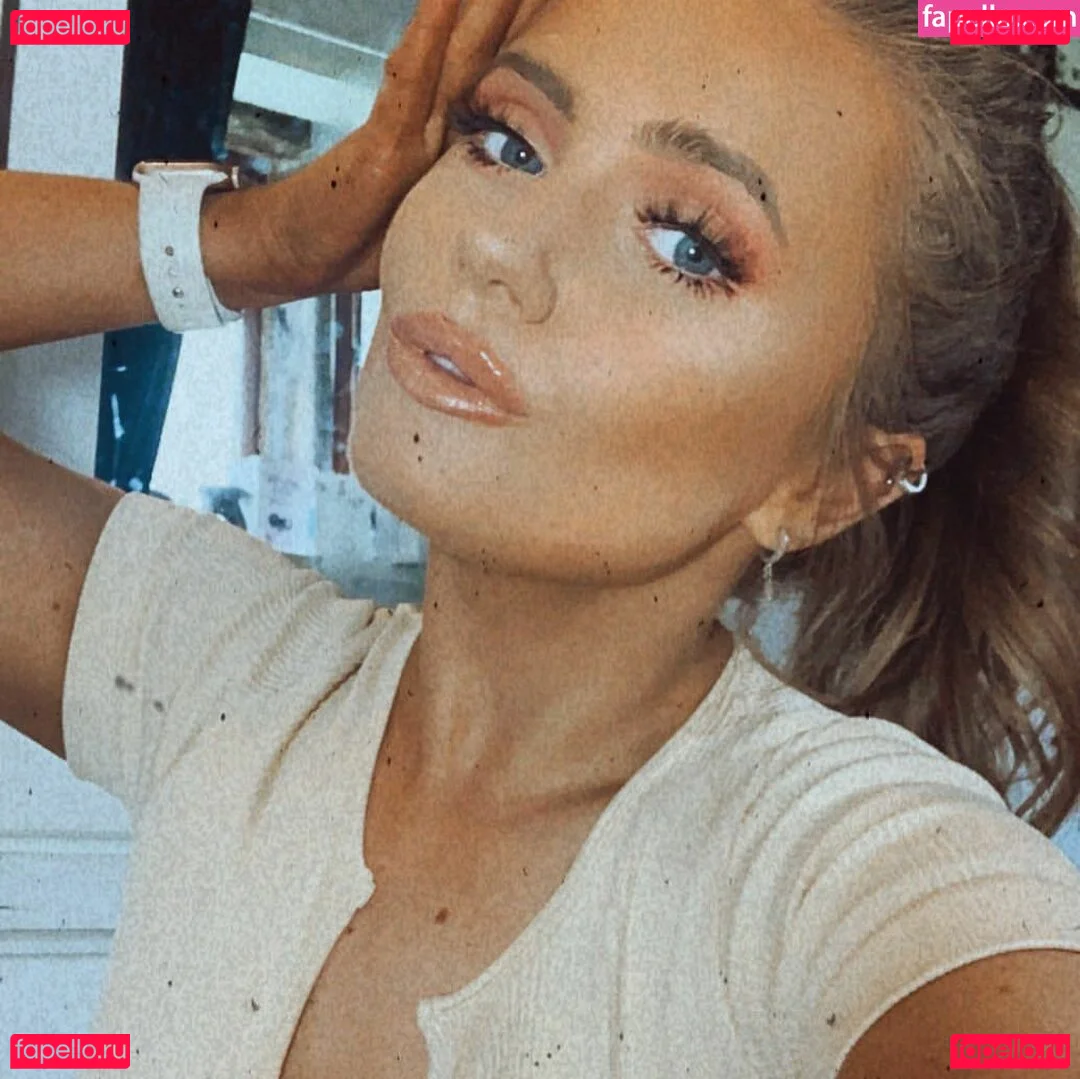 Emily Mather Onlyfans Photo Gallery 