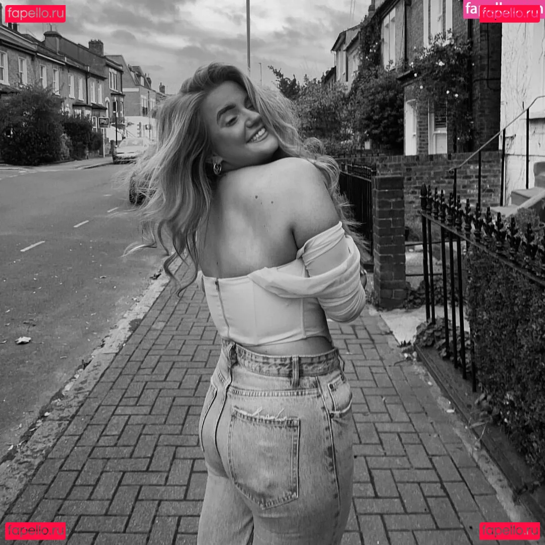 Emily Mather Onlyfans Photo Gallery 