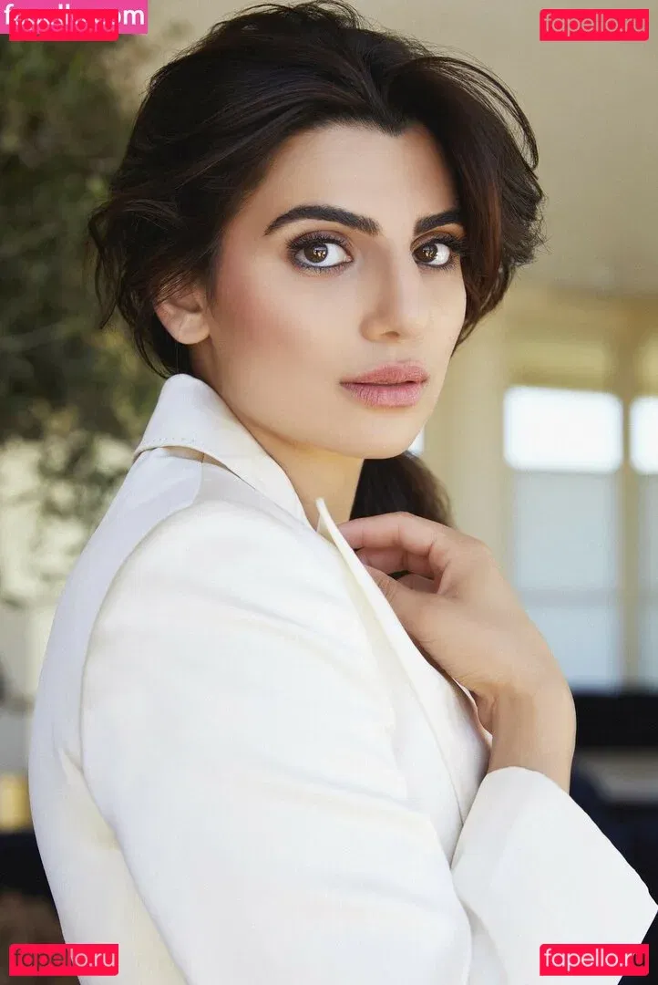 Claudia Doumit Onlyfans Photo Gallery 