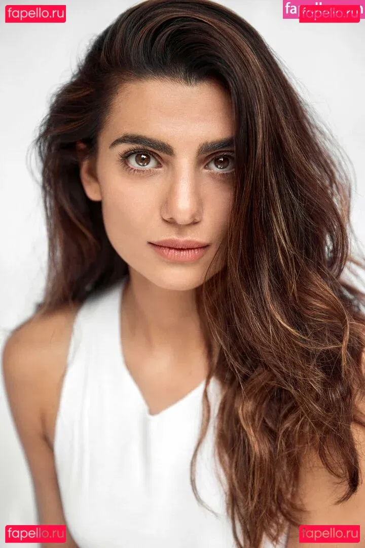 Claudia Doumit Onlyfans Photo Gallery 