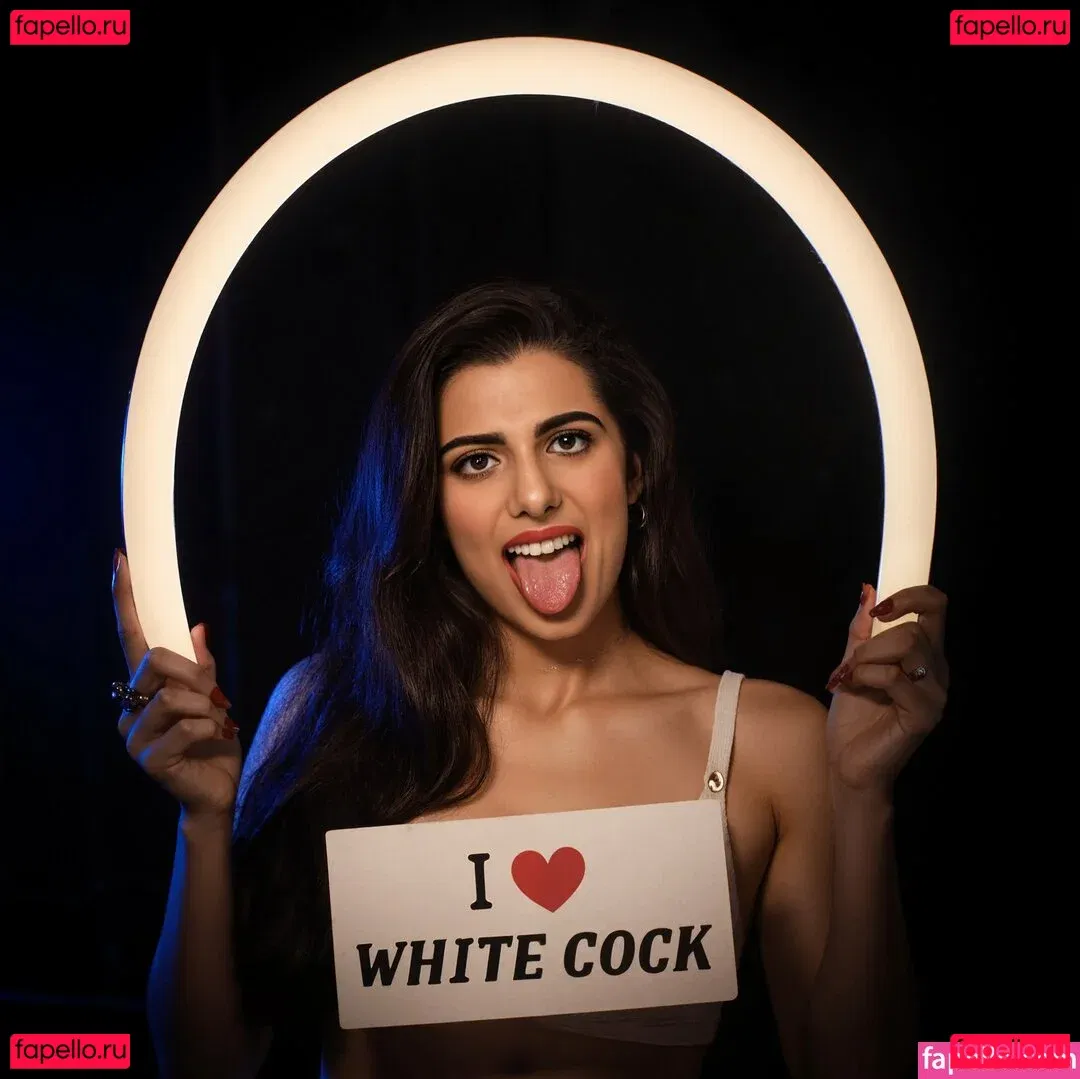 Claudia Doumit Onlyfans Photo Gallery 