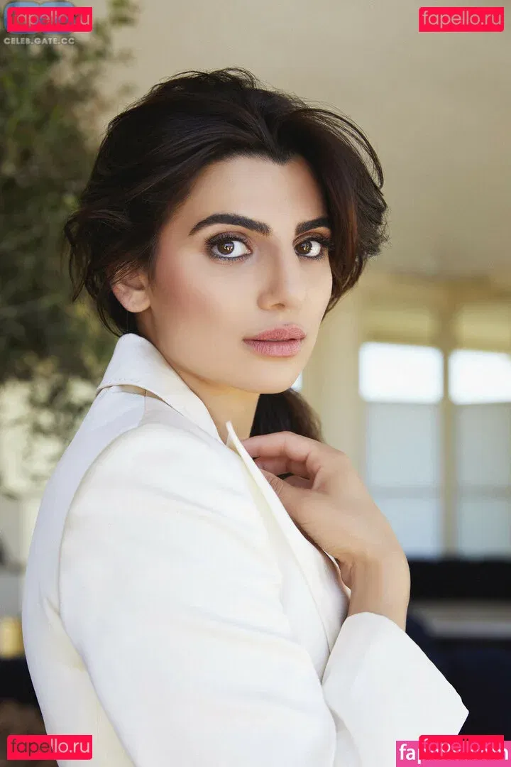 Claudia Doumit Onlyfans Photo Gallery 