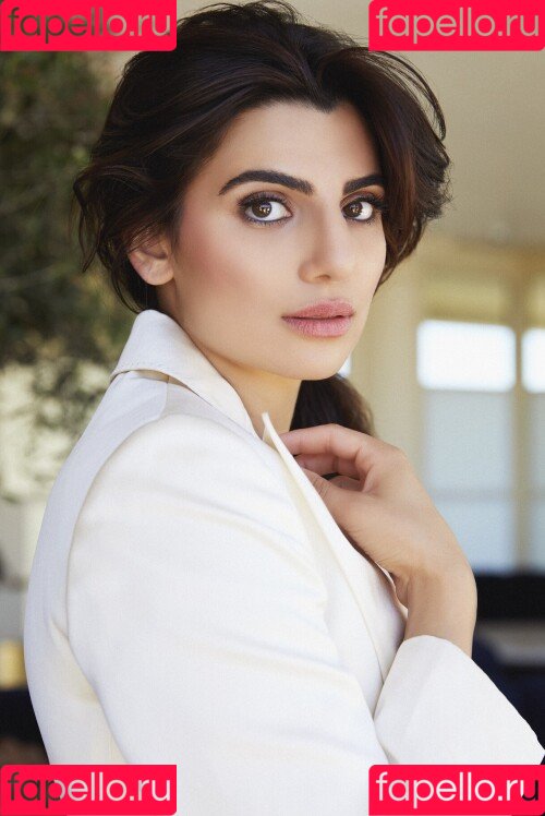 Claudia Doumit Onlyfans Photo Gallery 