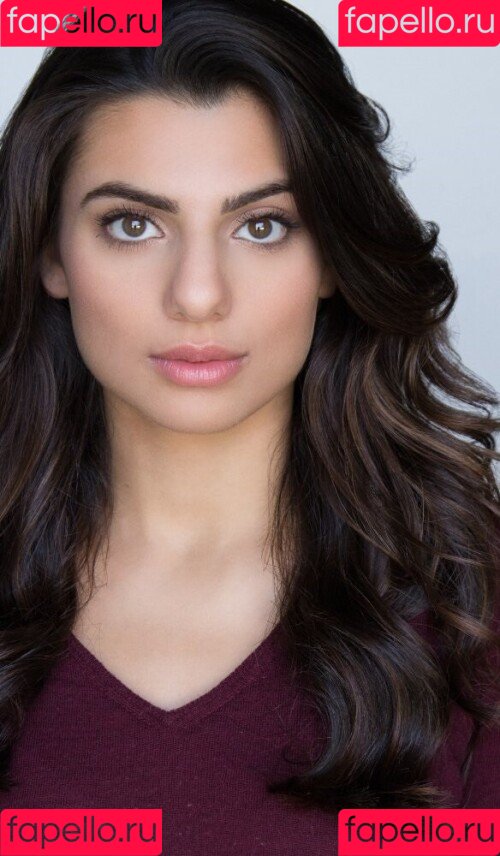 Claudia Doumit Onlyfans Photo Gallery 