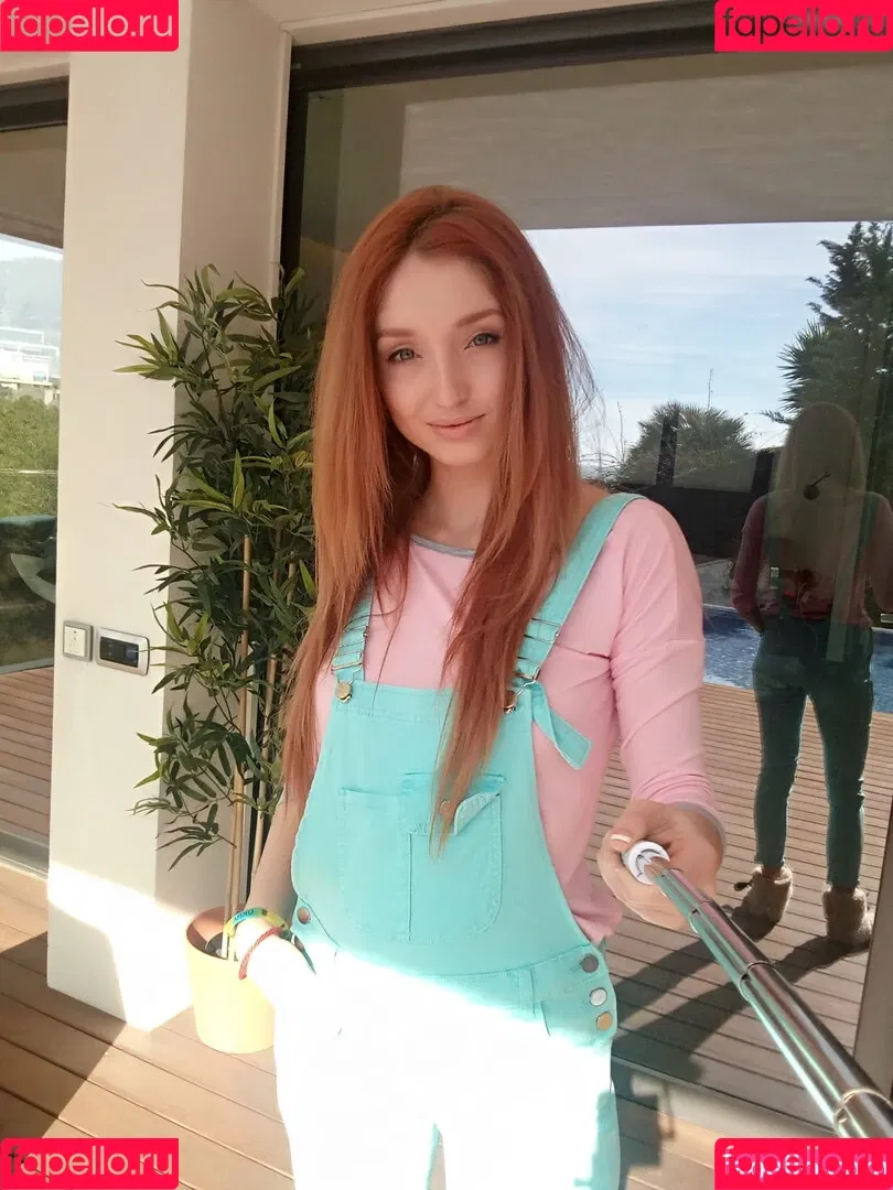 Michelle H. aka The Red Fox Onlyfans Photo Gallery 