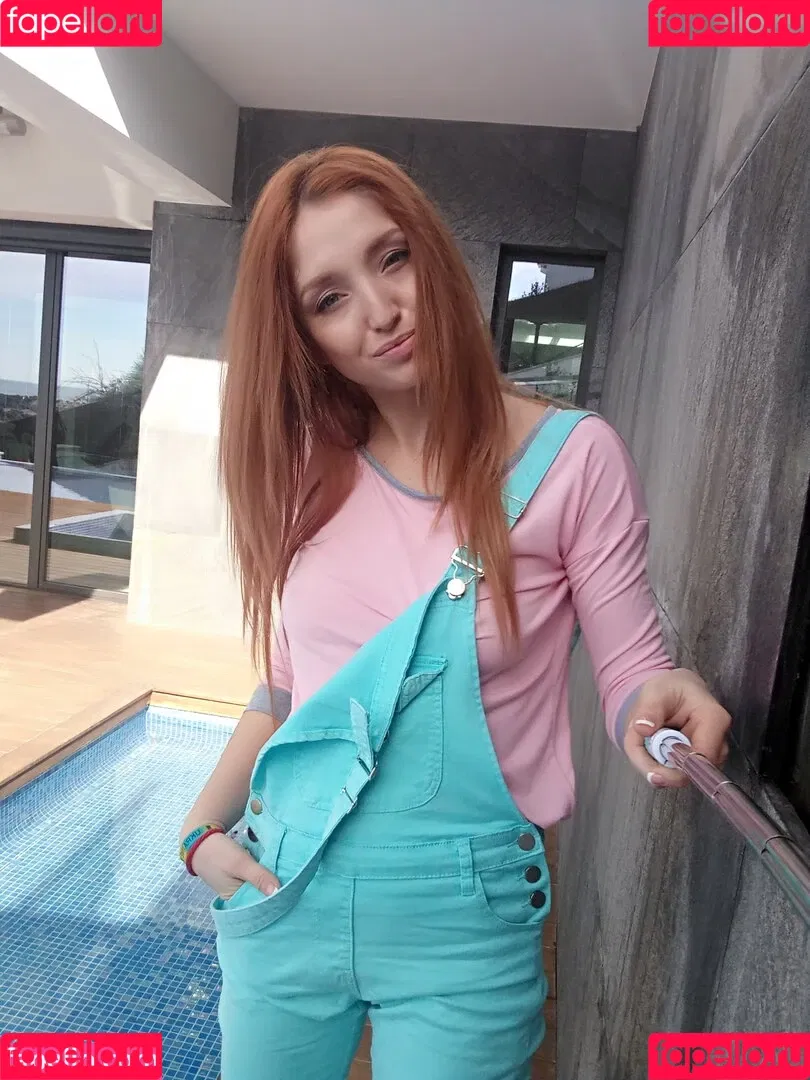 Michelle H. aka The Red Fox Onlyfans Photo Gallery 