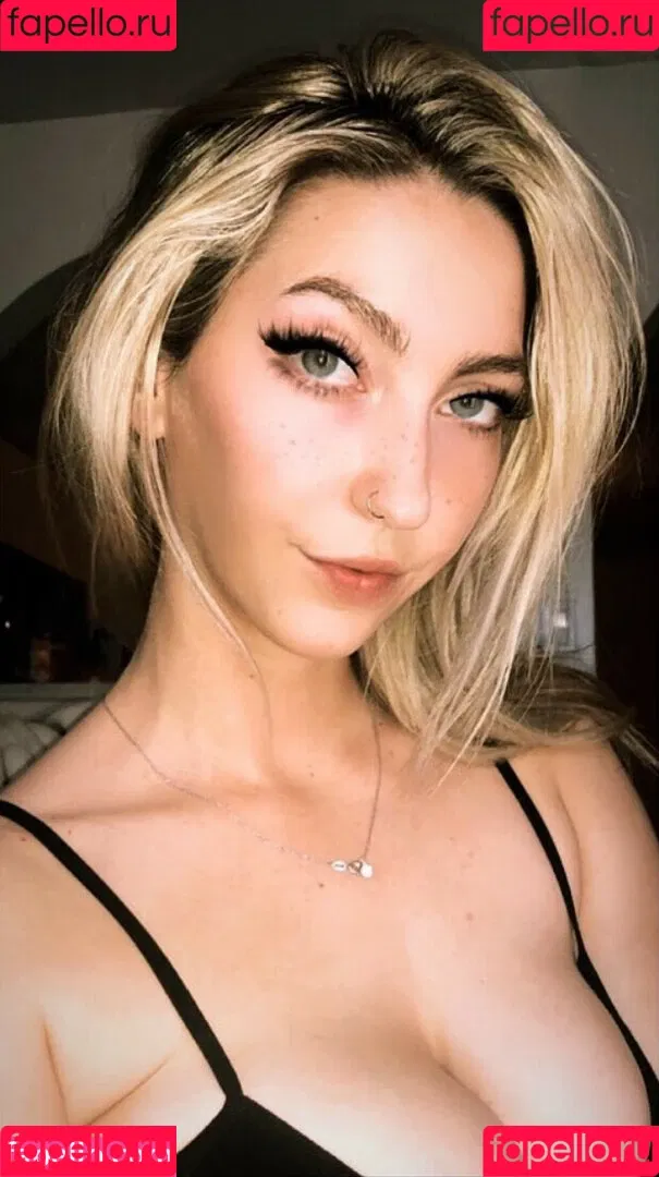 christiepuff420 Onlyfans Photo Gallery 