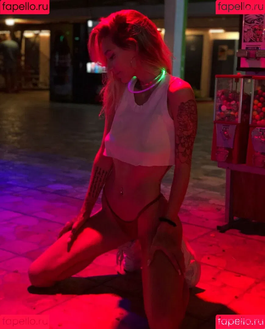 christiepuff420 Onlyfans Photo Gallery 