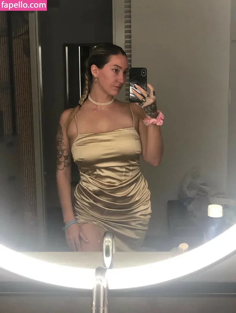 christiepuff420 Onlyfans Photo Gallery 