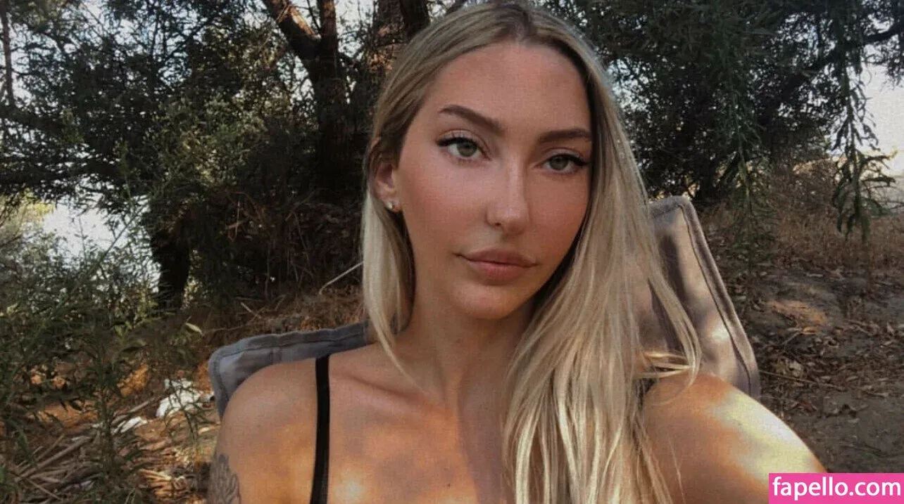 christiepuff420 Onlyfans Photo Gallery 