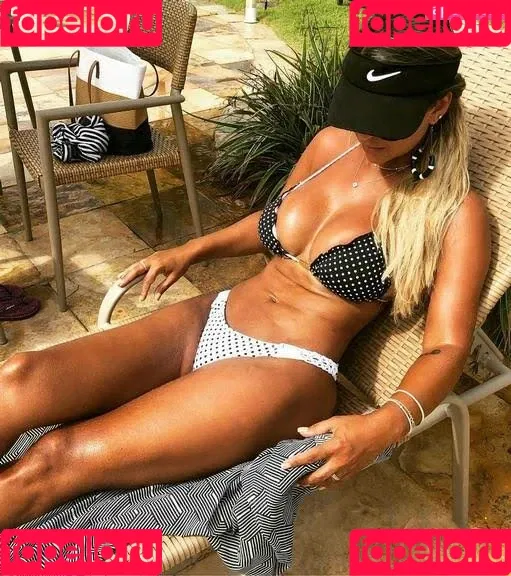 Nana Magalhães Onlyfans Photo Gallery 