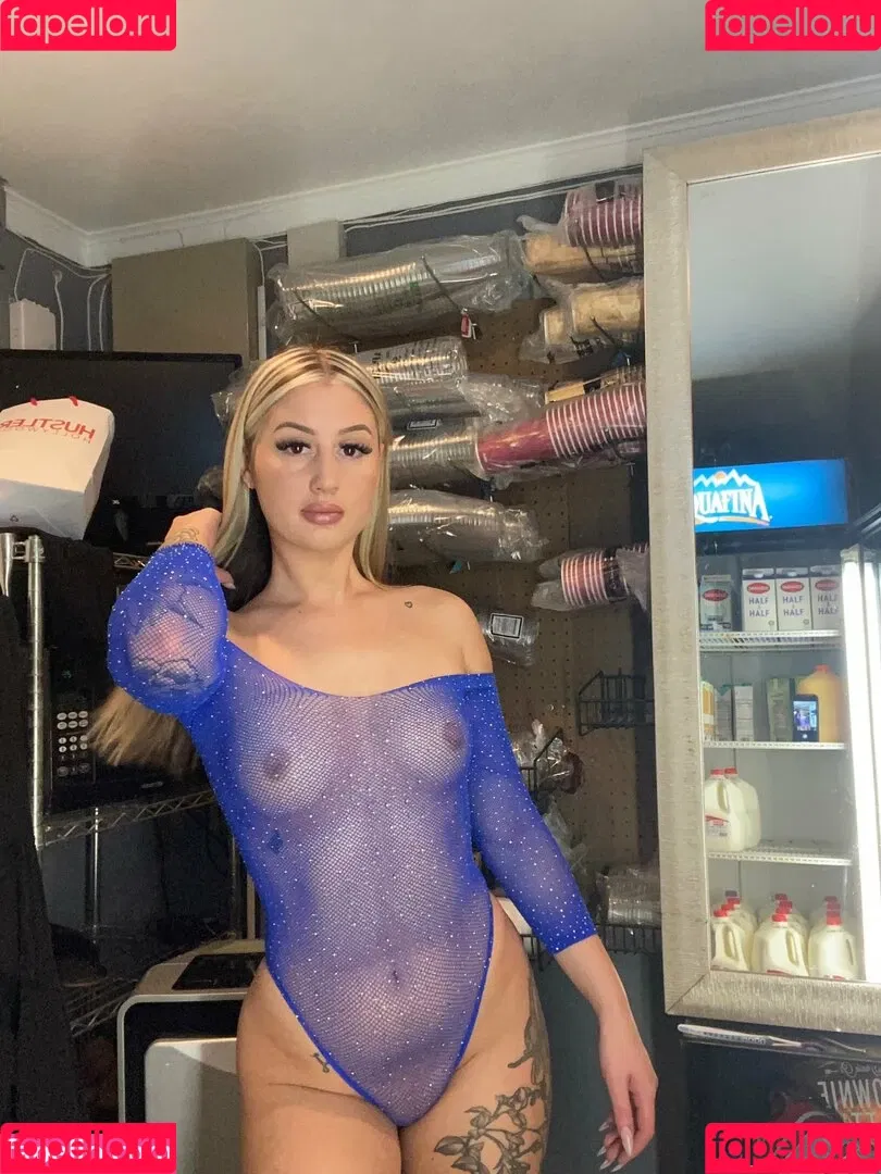 Barista Barbie Onlyfans Photo Gallery 
