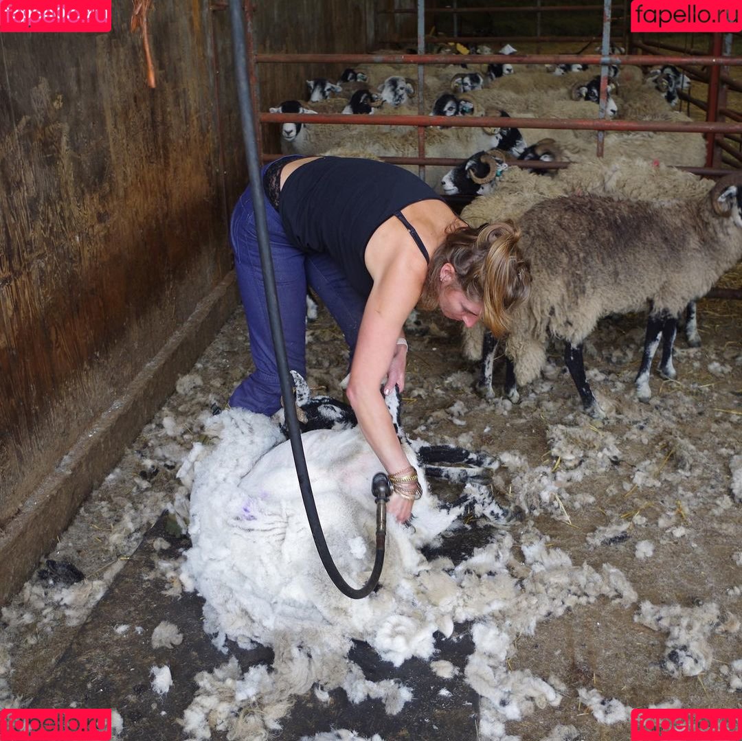 Amanda Owen Onlyfans Photo Gallery 