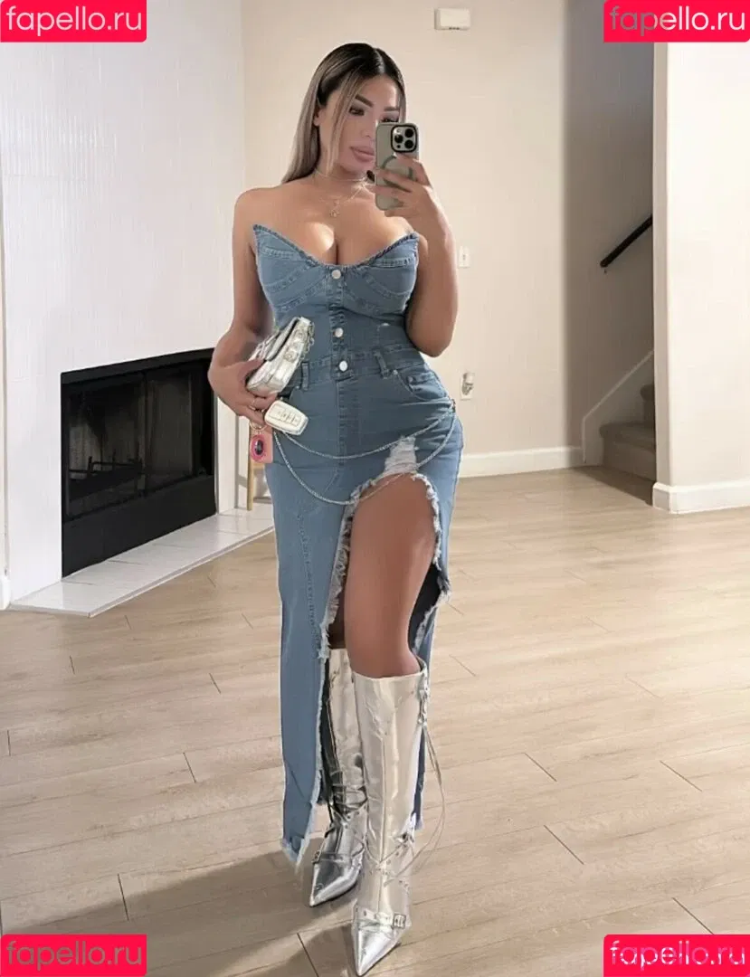 Emmeline Chavez Onlyfans Photo Gallery 
