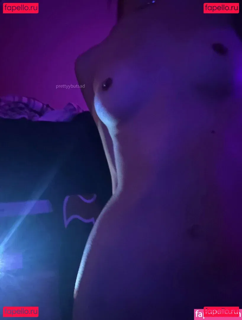 prettyybutsad Onlyfans Photo Gallery 