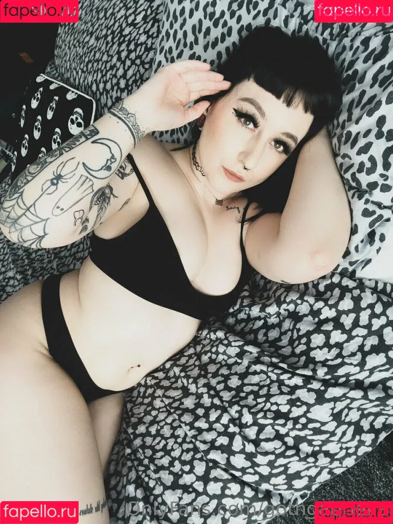 gothgabriella Onlyfans Photo Gallery 