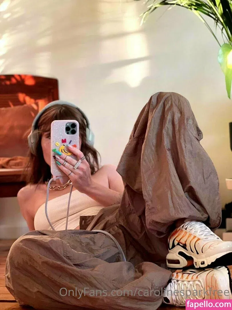 carolinesparkfree Onlyfans Photo Gallery 