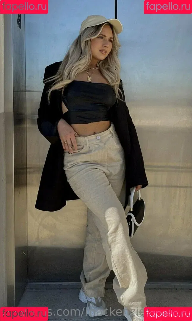 MacKenzie Brooke Onlyfans Photo Gallery 