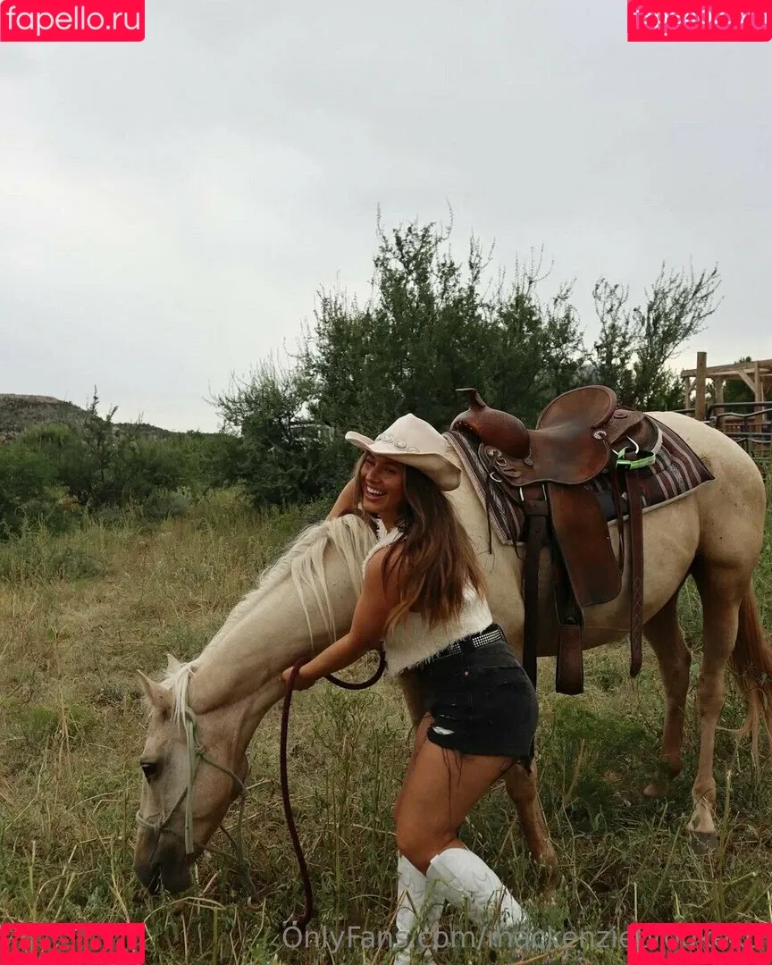 MacKenzie Brooke Onlyfans Photo Gallery 