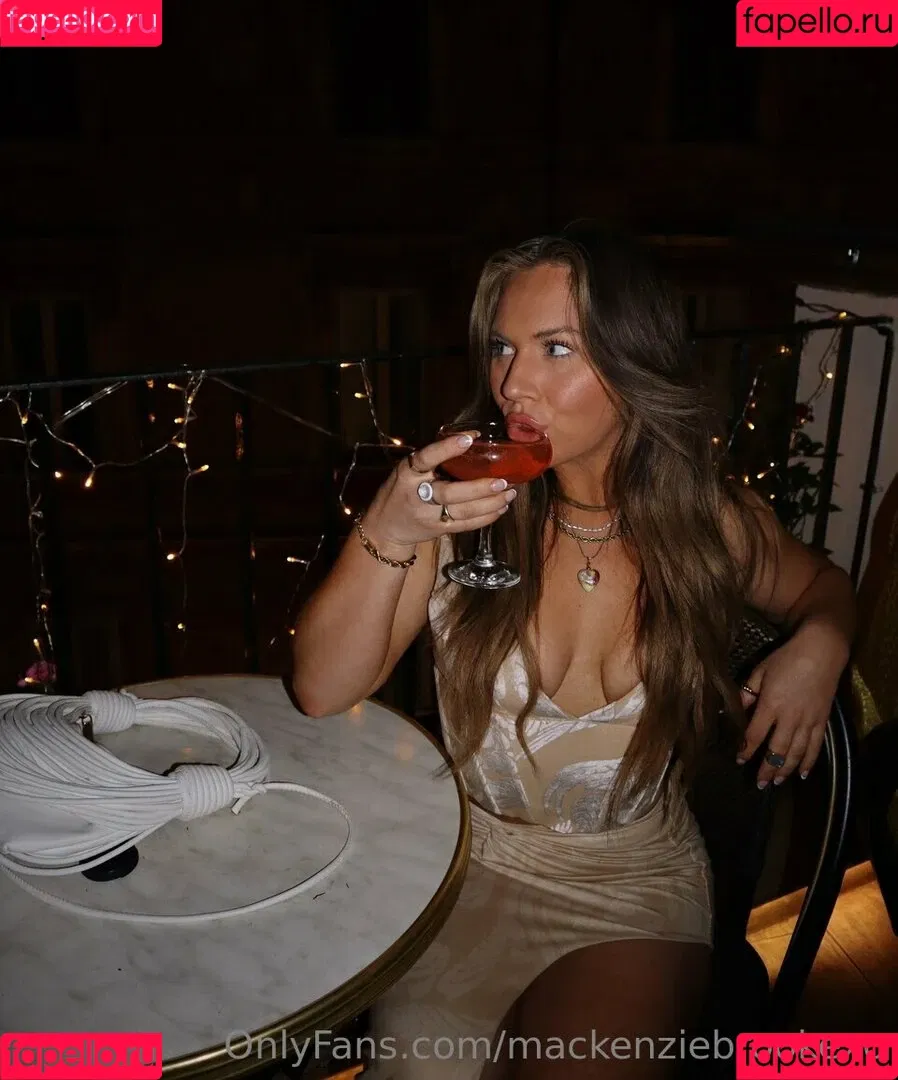 MacKenzie Brooke Onlyfans Photo Gallery 