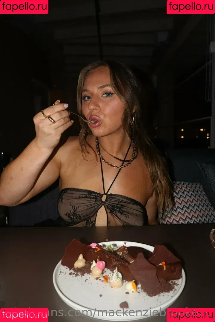 MacKenzie Brooke Onlyfans Photo Gallery 