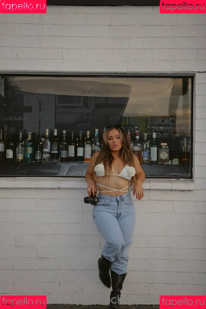 MacKenzie Brooke Onlyfans Photo Gallery 
