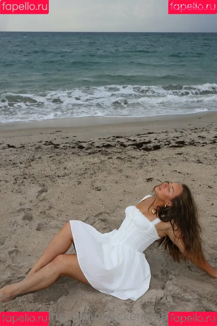 MacKenzie Brooke Onlyfans Photo Gallery 
