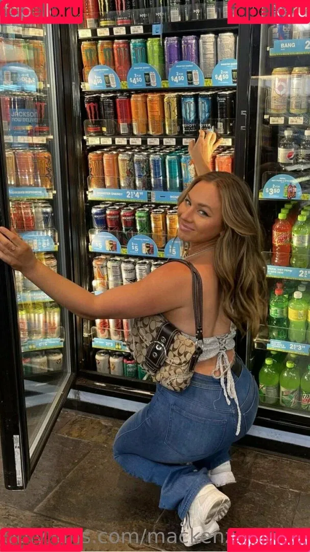 MacKenzie Brooke Onlyfans Photo Gallery 