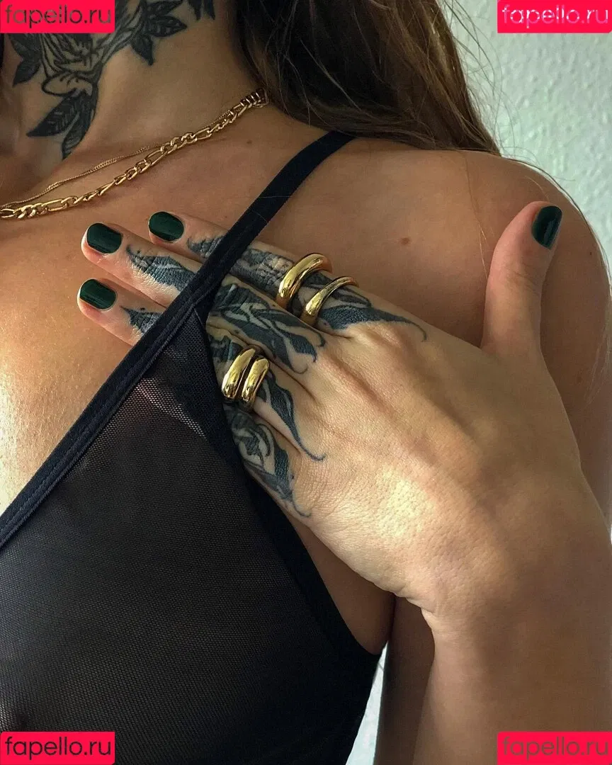Leonie Jeen Onlyfans Photo Gallery 