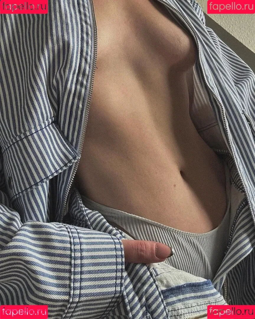 Leonie Jeen Onlyfans Photo Gallery 