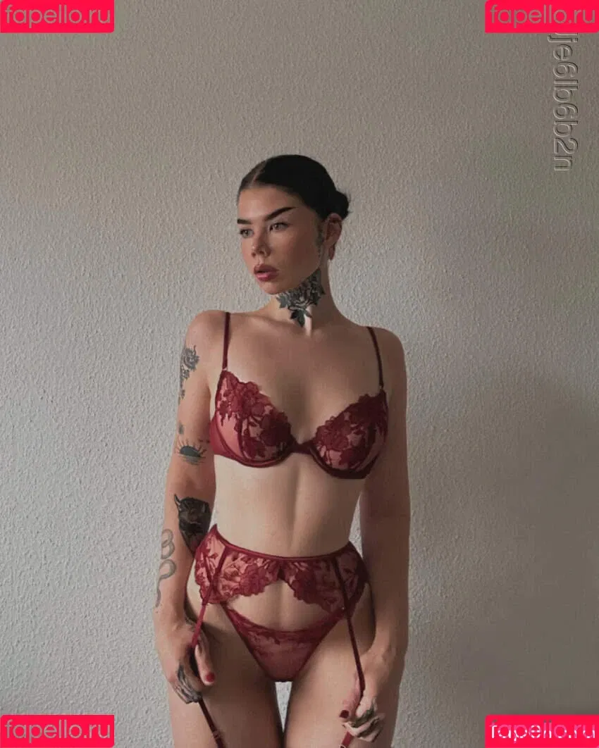 Leonie Jeen Onlyfans Photo Gallery 