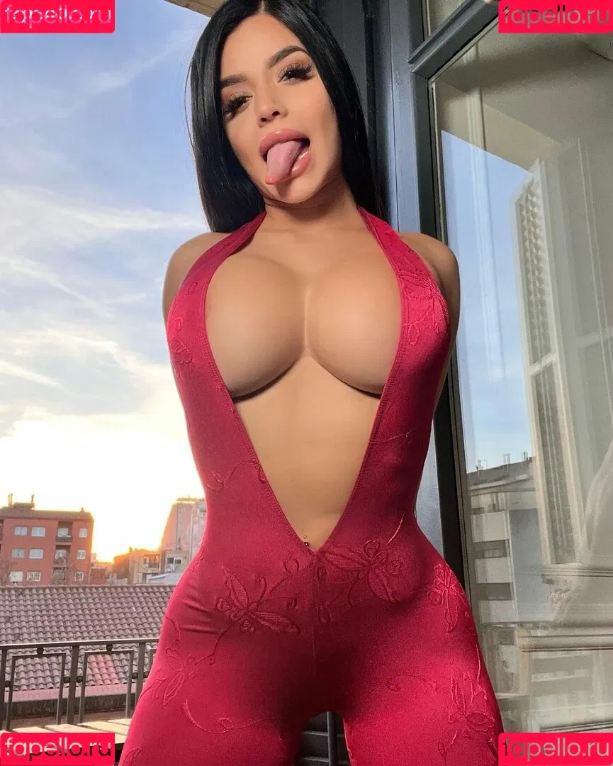 Sara Retali Onlyfans Photo Gallery 