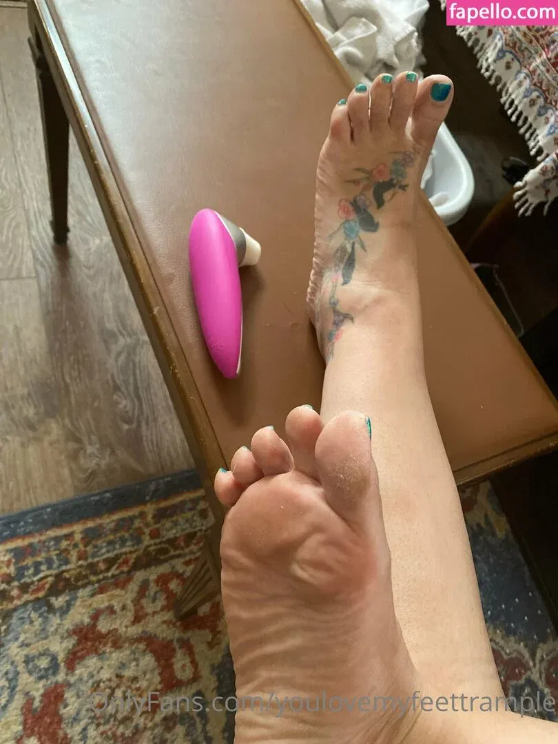 youlovemyfeettrample Onlyfans Photo Gallery 