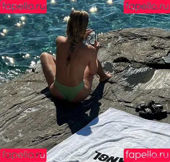 Mitsou Jung Onlyfans Photo Gallery 