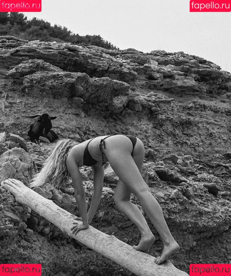 Mitsou Jung Onlyfans Photo Gallery 