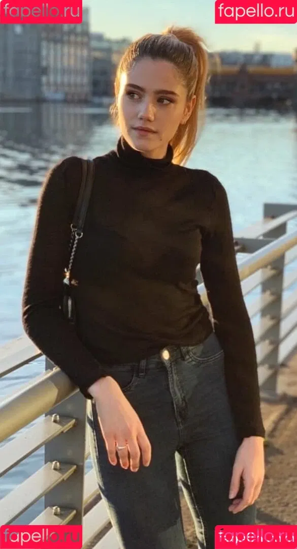 Mitsou Jung Onlyfans Photo Gallery 