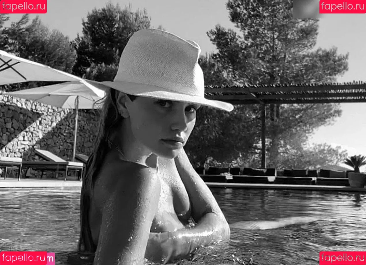 Mitsou Jung Onlyfans Photo Gallery 