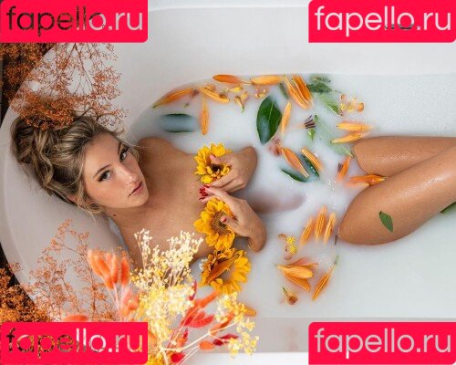 lyricaleah Onlyfans Photo Gallery 