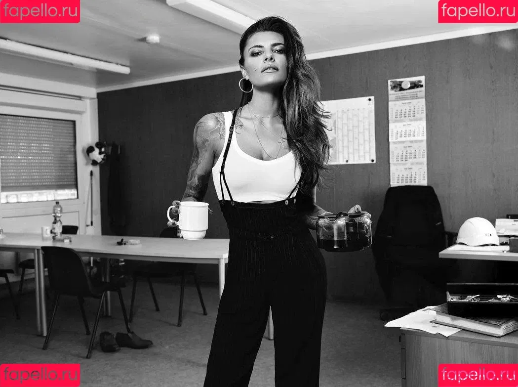 Sophia Thomalla Onlyfans Photo Gallery 
