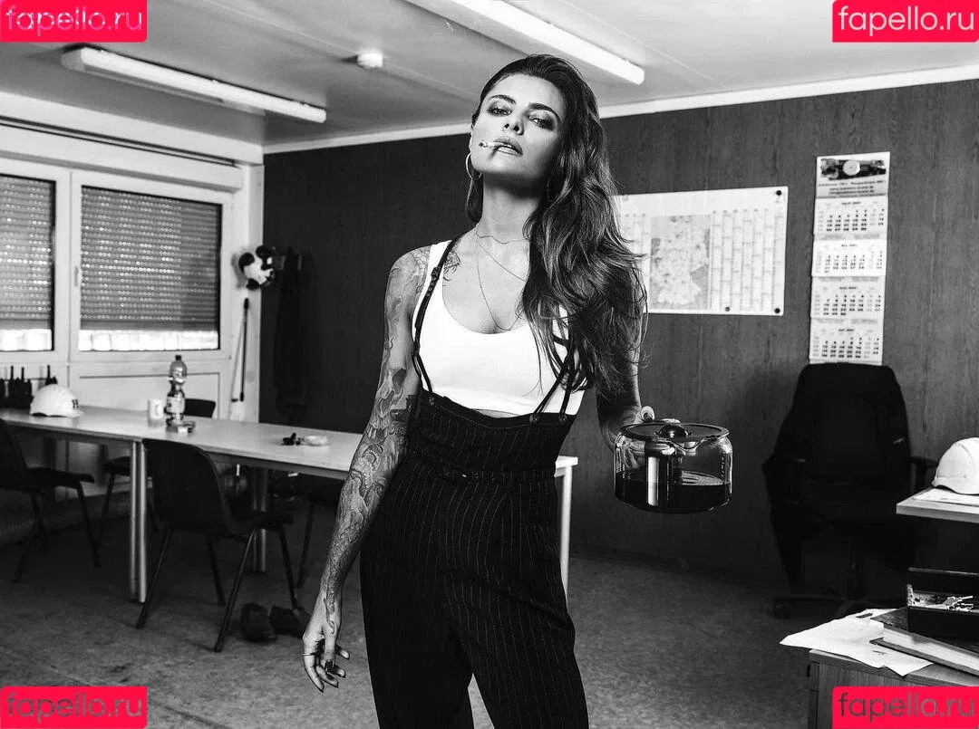 Sophia Thomalla Onlyfans Photo Gallery 