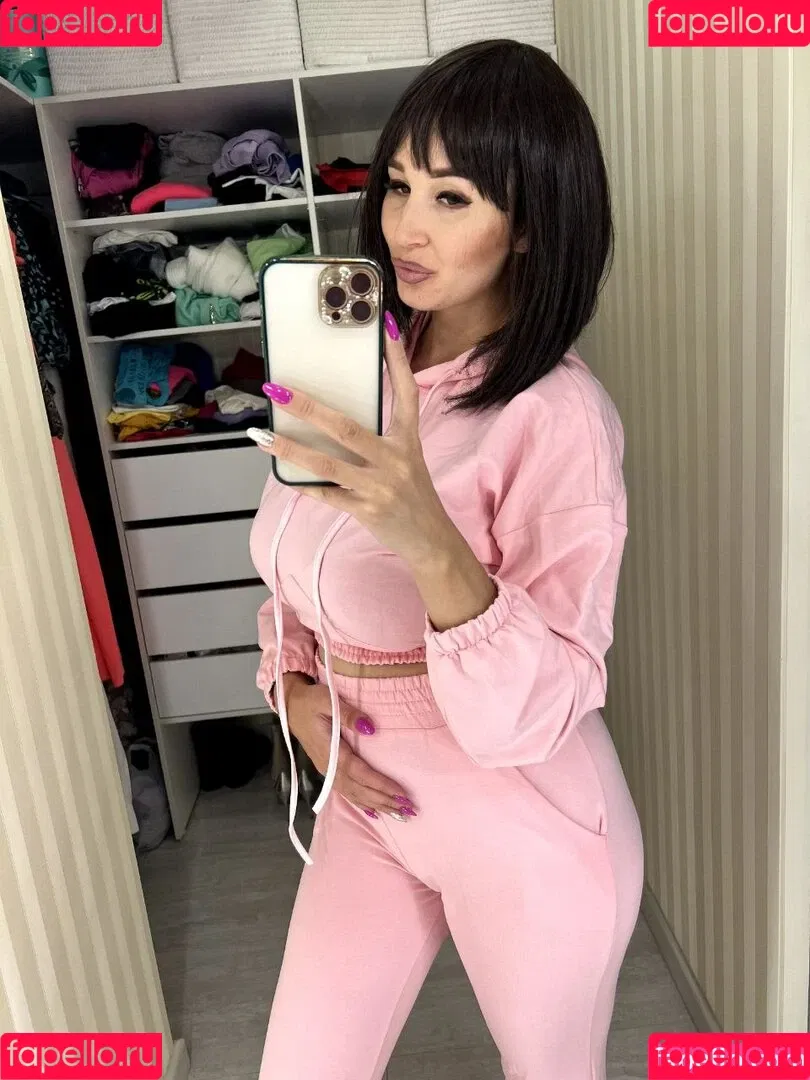 Teacher Vikky Onlyfans Photo Gallery 